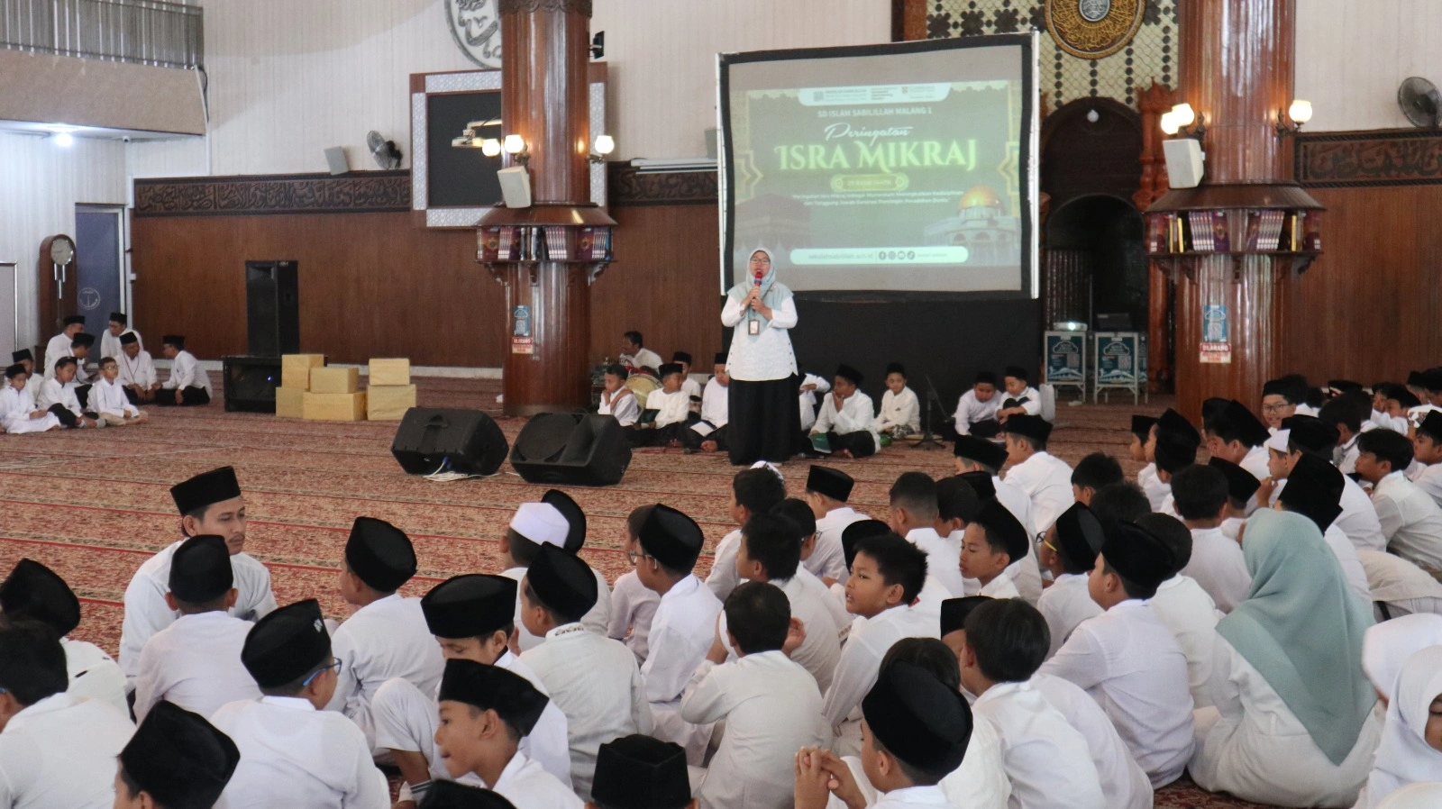 Berita: Menumbuhkan Generasi Cinta Salat, SD Islam Sabilillah Malang 1 Peringati Isra Mikraj 1447 H
