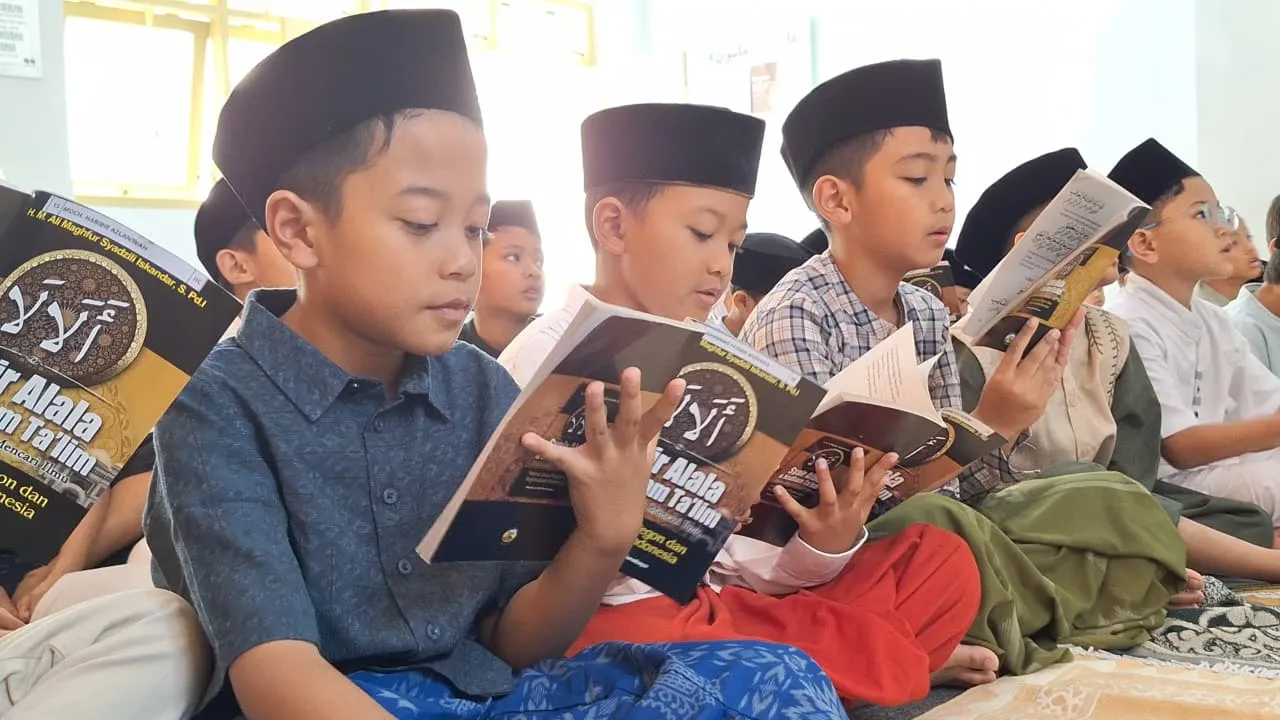 Berita: Perkuat Spiritual dan Literasi Keagamaan, Siswa SD Islam Sabilillah Malang 2 Antusias Ikuti Pesantren Ramadan